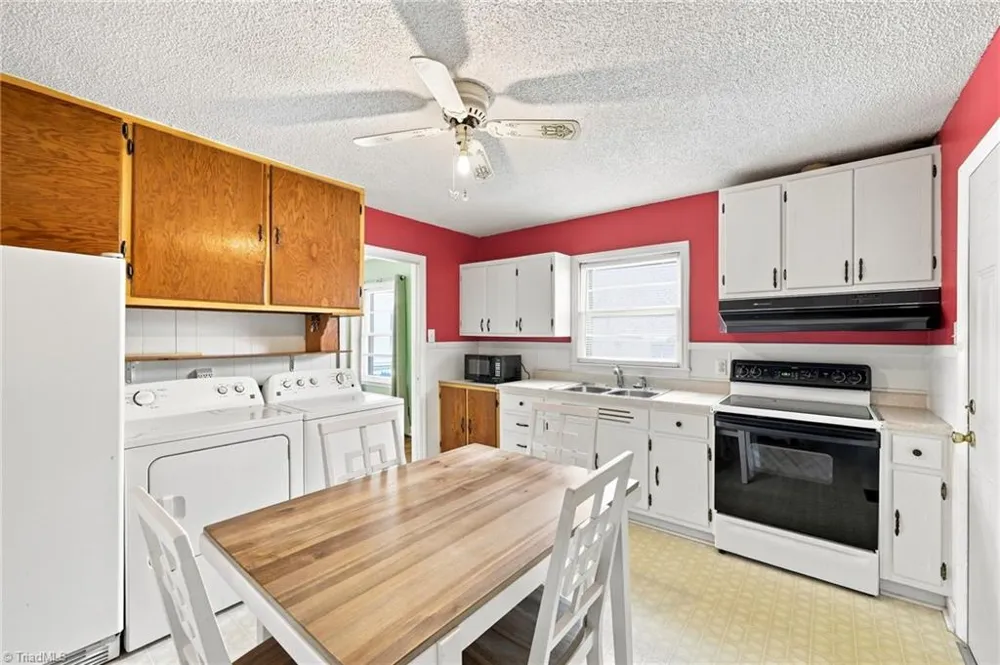 2220 Mckinney Street Burlington, NC 27217