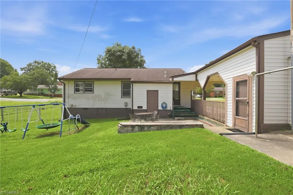 2220 Mckinney Street Burlington, NC 27217