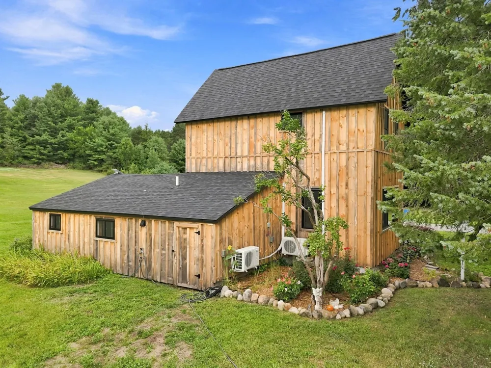 10102 Cherry Avenue Milton Township, MI 49676