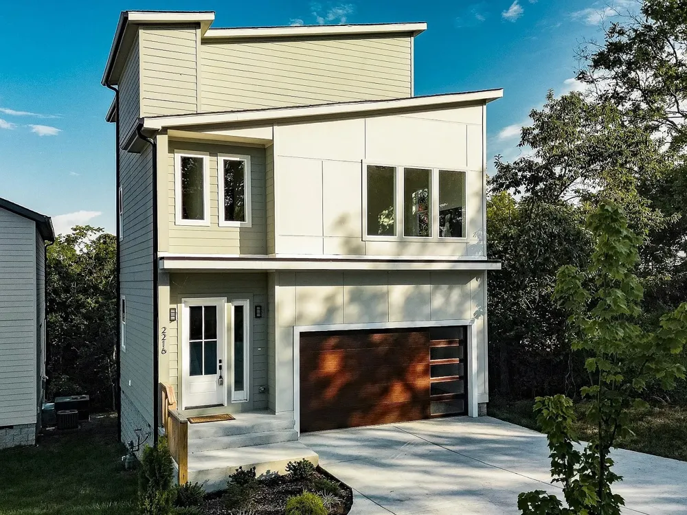 2216 Summitt Ave Nashville, TN 37218
