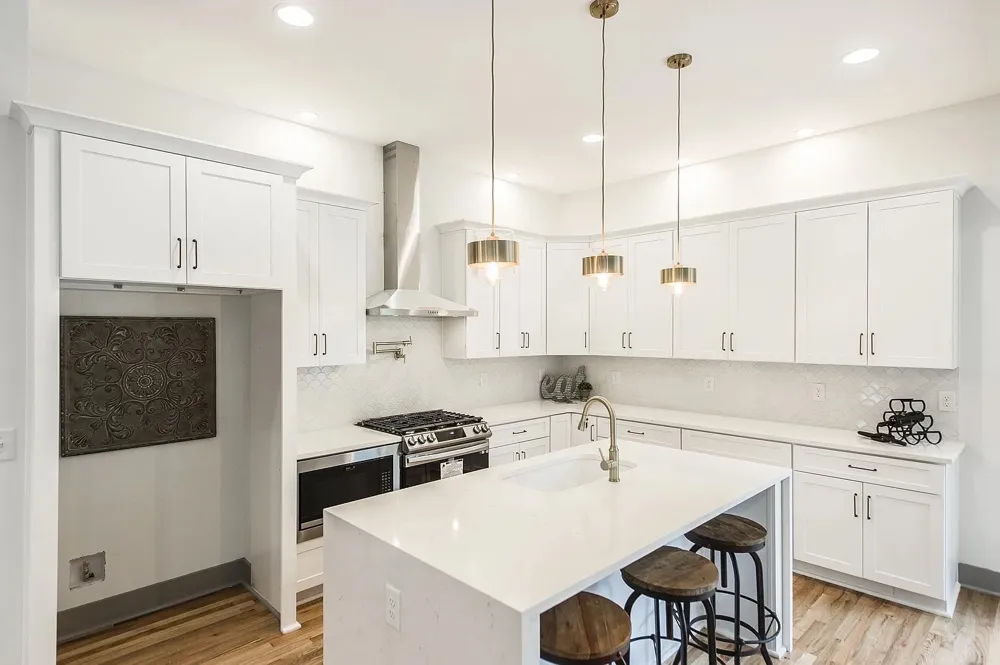 2216 Summitt Ave Nashville, TN 37218
