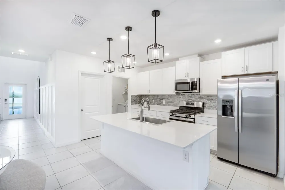 9080 TEQUILA SUNRISE DRIVE Sarasota, FL 34241