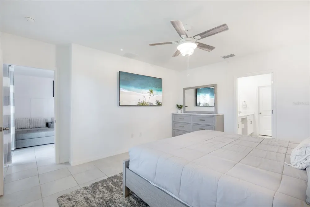 9080 TEQUILA SUNRISE DRIVE Sarasota, FL 34241