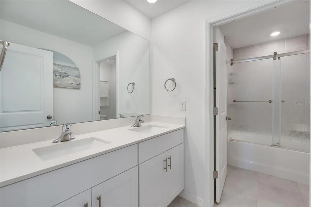 9080 TEQUILA SUNRISE DRIVE Sarasota, FL 34241