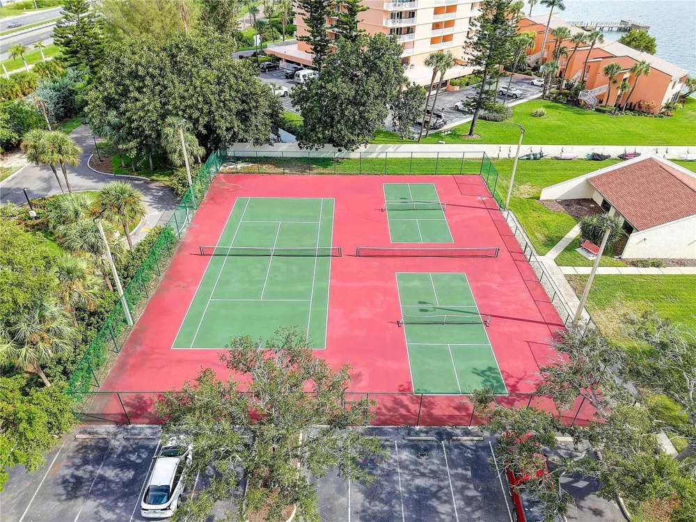 7510 SUNSHINE SKYWAY LANE S #T13 St Petersburg, FL 33711