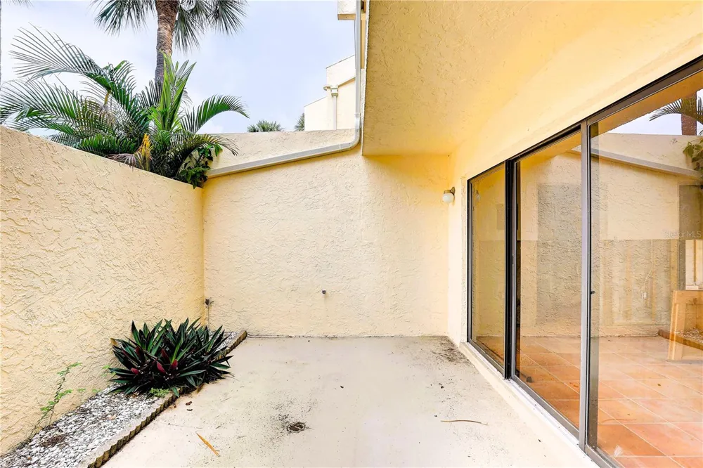 7510 SUNSHINE SKYWAY LANE S #T13 St Petersburg, FL 33711