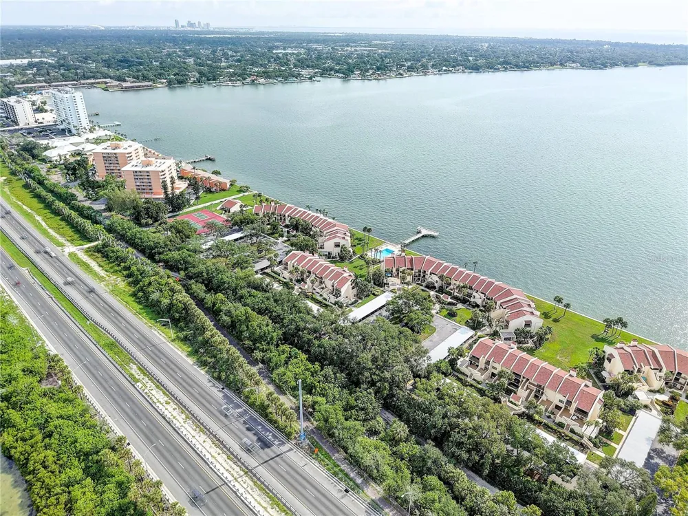 7510 SUNSHINE SKYWAY LANE S #T13 St Petersburg, FL 33711