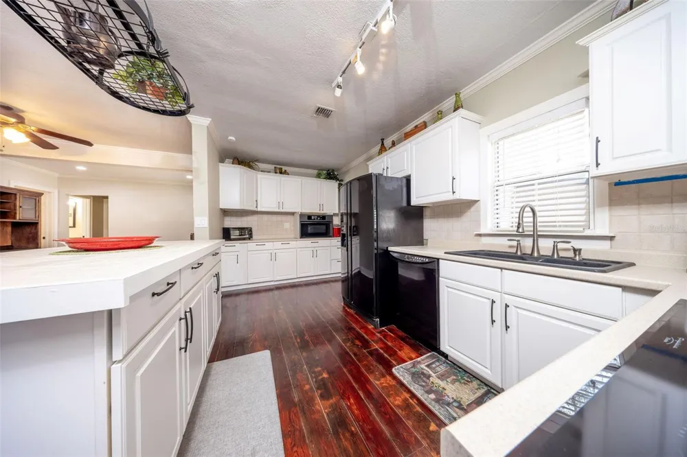 503 GATLIN AVENUE Orlando, FL 32806