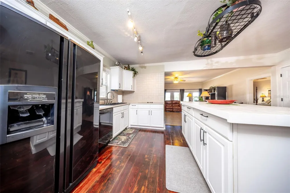 503 GATLIN AVENUE Orlando, FL 32806