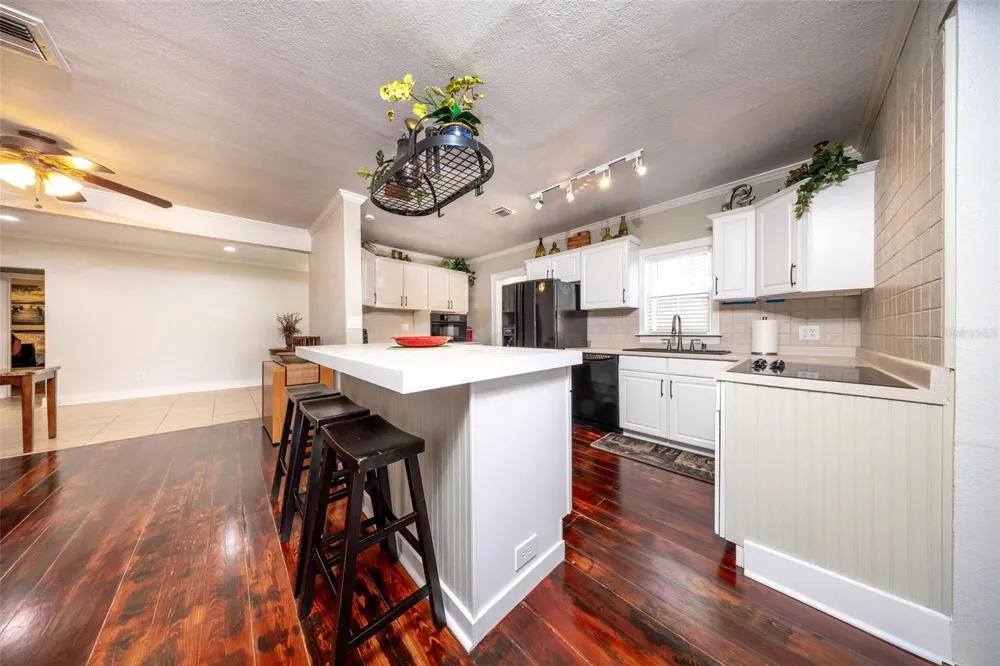 503 GATLIN AVENUE Orlando, FL 32806