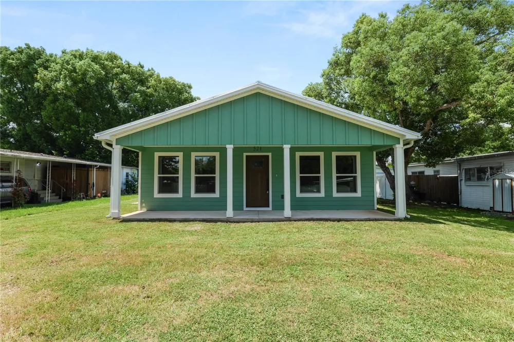 521 SKYLINE DRIVE E Lakeland, FL 33801