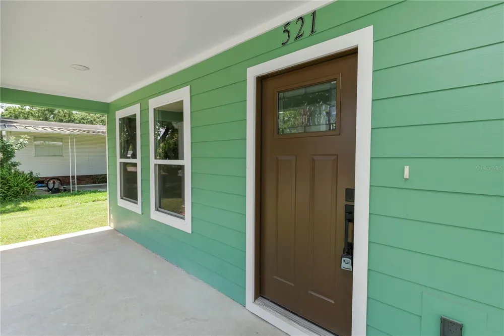 521 SKYLINE DRIVE E Lakeland, FL 33801