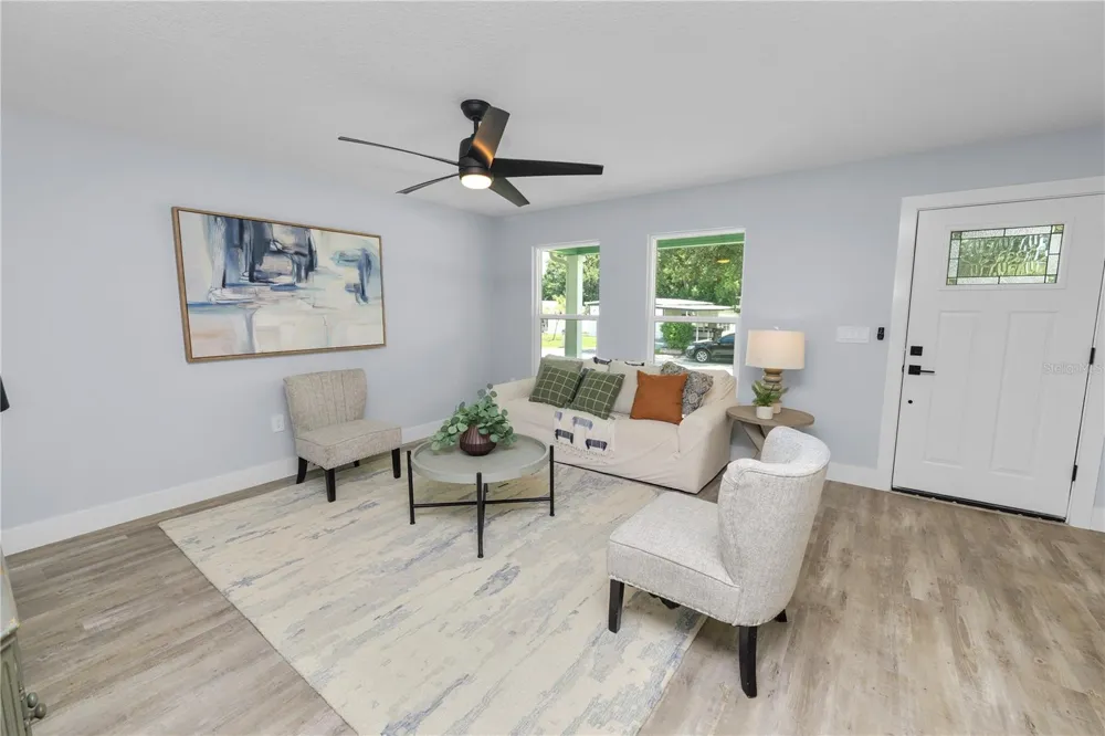 521 SKYLINE DRIVE E Lakeland, FL 33801