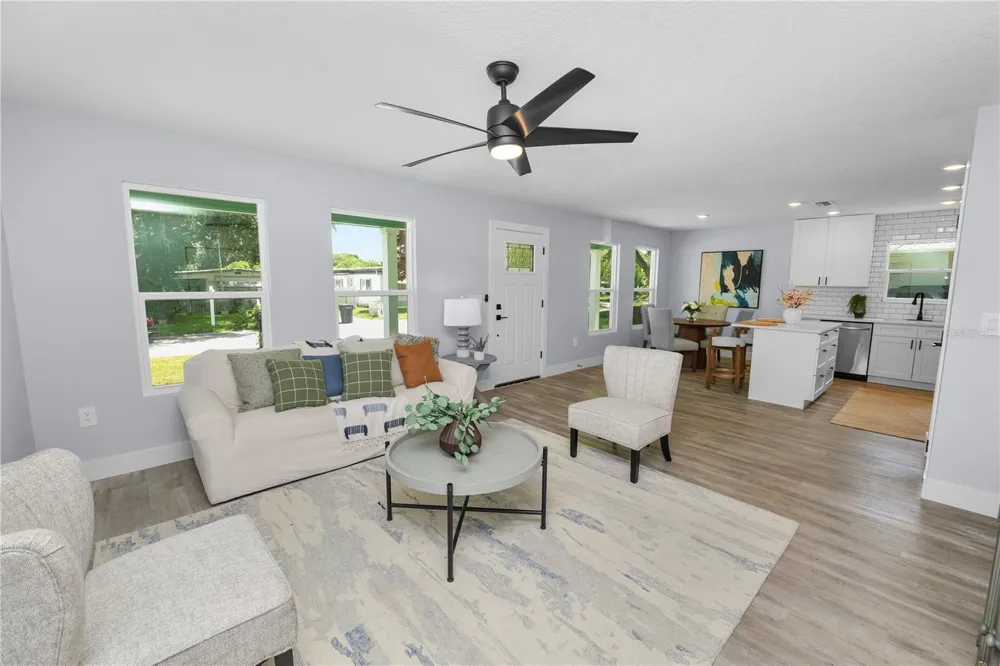 521 SKYLINE DRIVE E Lakeland, FL 33801