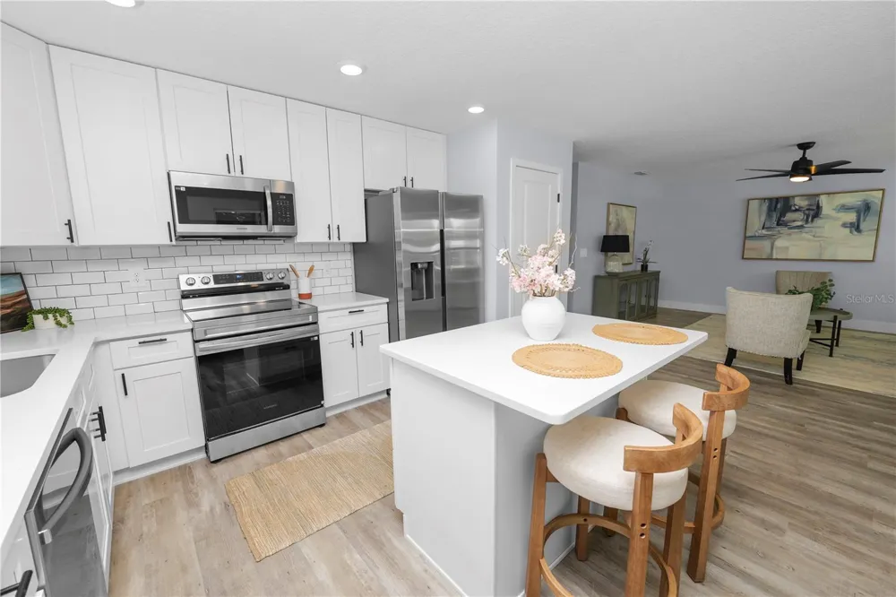 521 SKYLINE DRIVE E Lakeland, FL 33801