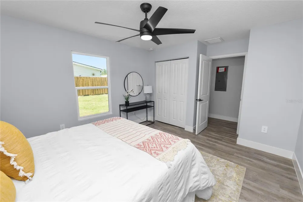 521 SKYLINE DRIVE E Lakeland, FL 33801