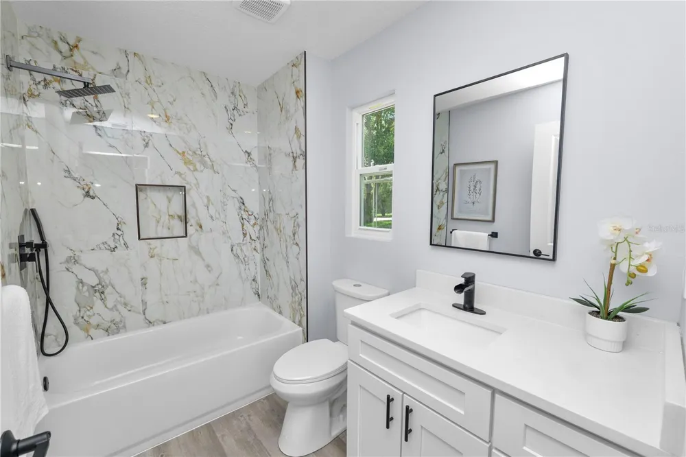 521 SKYLINE DRIVE E Lakeland, FL 33801