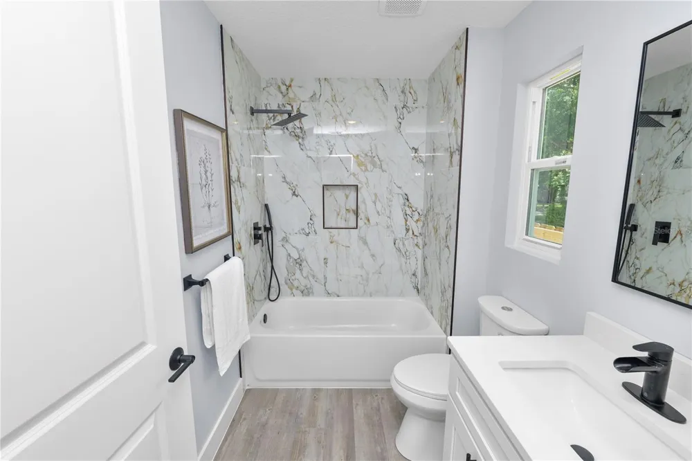 521 SKYLINE DRIVE E Lakeland, FL 33801