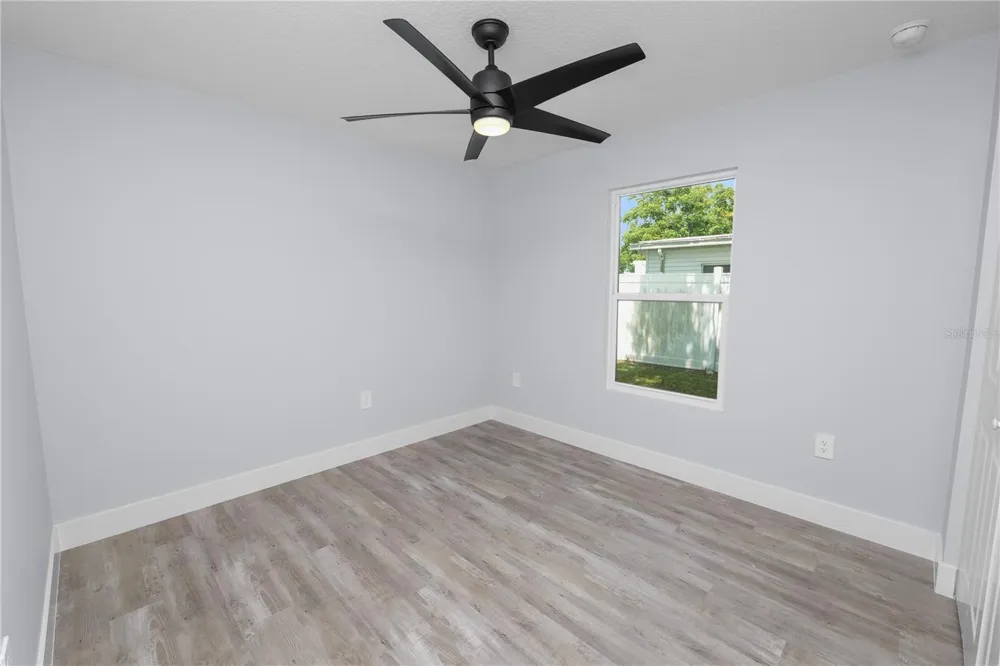 521 SKYLINE DRIVE E Lakeland, FL 33801