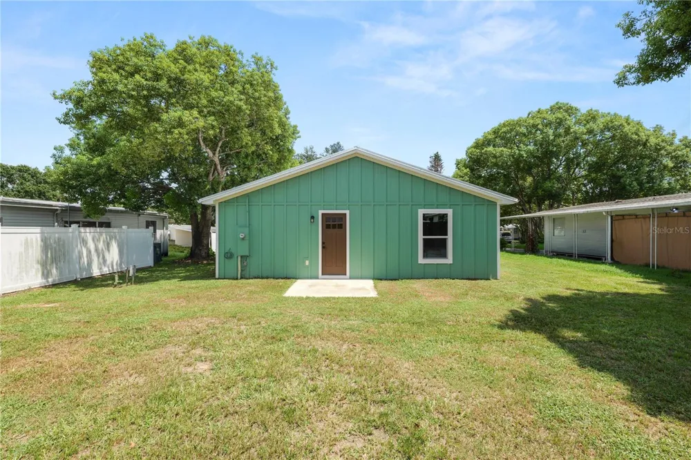 521 SKYLINE DRIVE E Lakeland, FL 33801