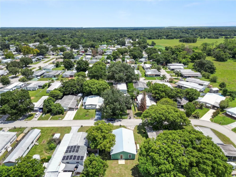 521 SKYLINE DRIVE E Lakeland, FL 33801