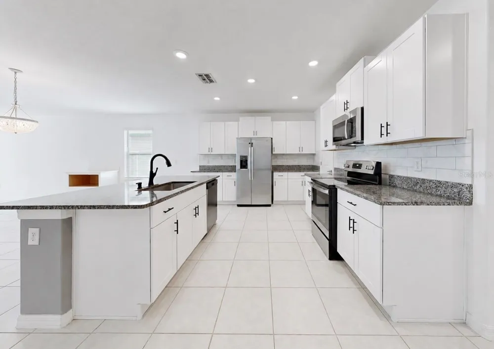 12600 BERGSTROM BAY DRIVE Riverview, FL 33579