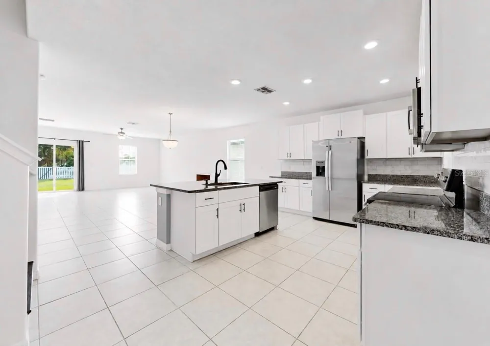 12600 BERGSTROM BAY DRIVE Riverview, FL 33579