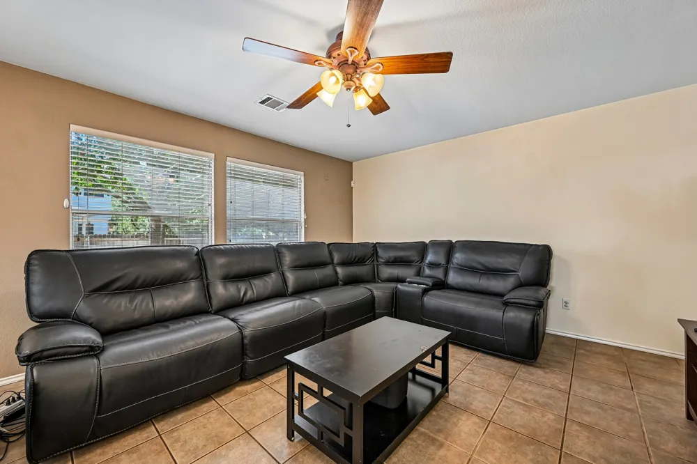 713 Johnny Bench Round Rock, TX 78665