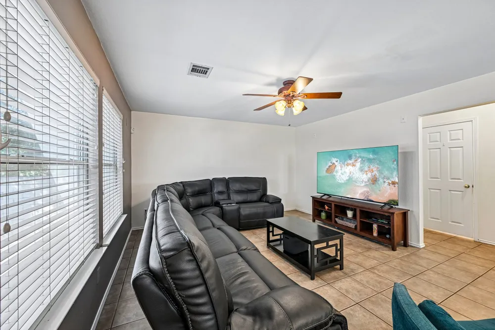 713 Johnny Bench Round Rock, TX 78665