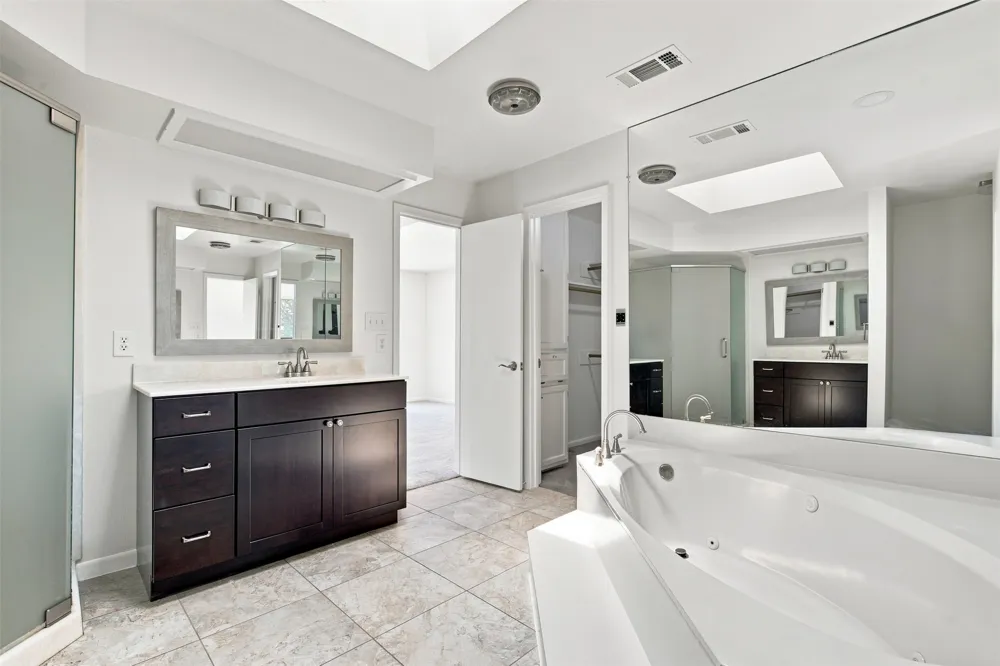4100 Outpost Trace Lago Vista, TX 78645