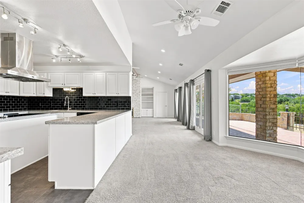 4100 Outpost Trace Lago Vista, TX 78645