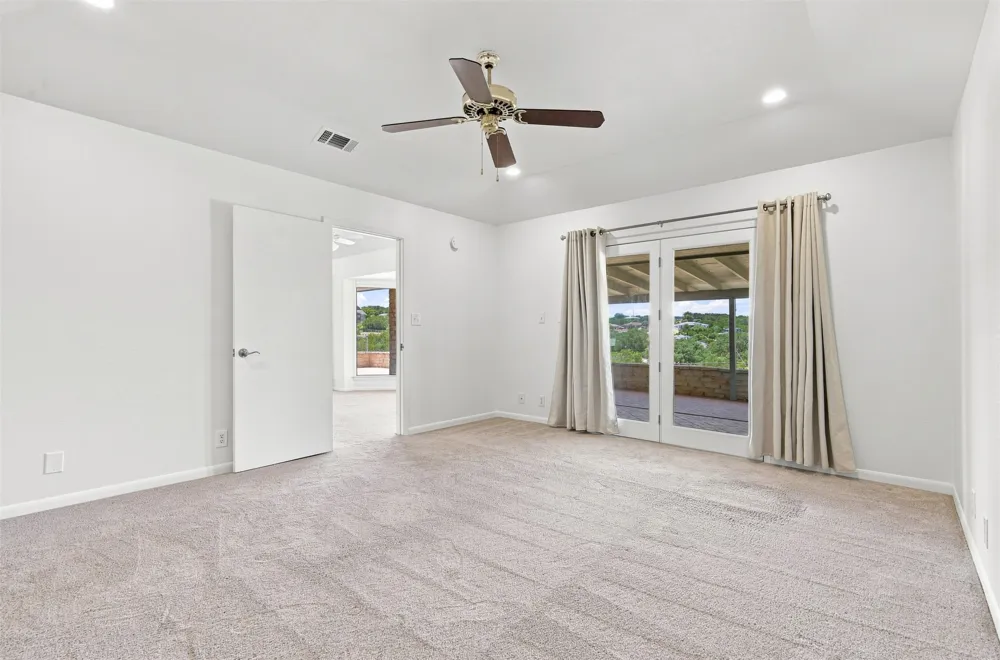4100 Outpost Trace Lago Vista, TX 78645