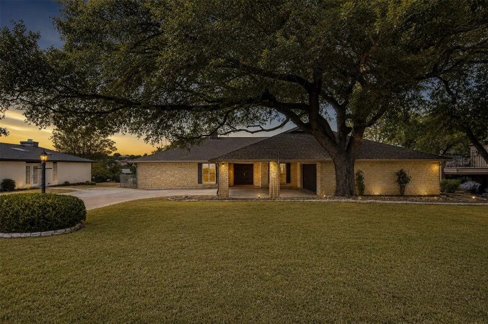4100 Outpost Trace Lago Vista, TX 78645