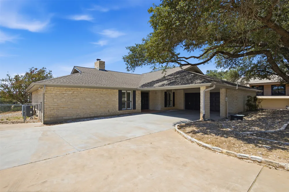 4100 Outpost Trace Lago Vista, TX 78645