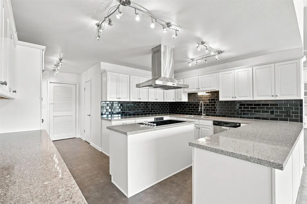 4100 Outpost Trace Lago Vista, TX 78645