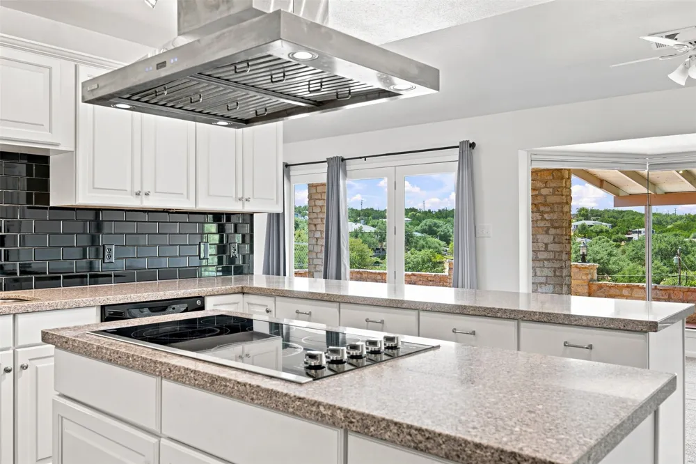 4100 Outpost Trace Lago Vista, TX 78645