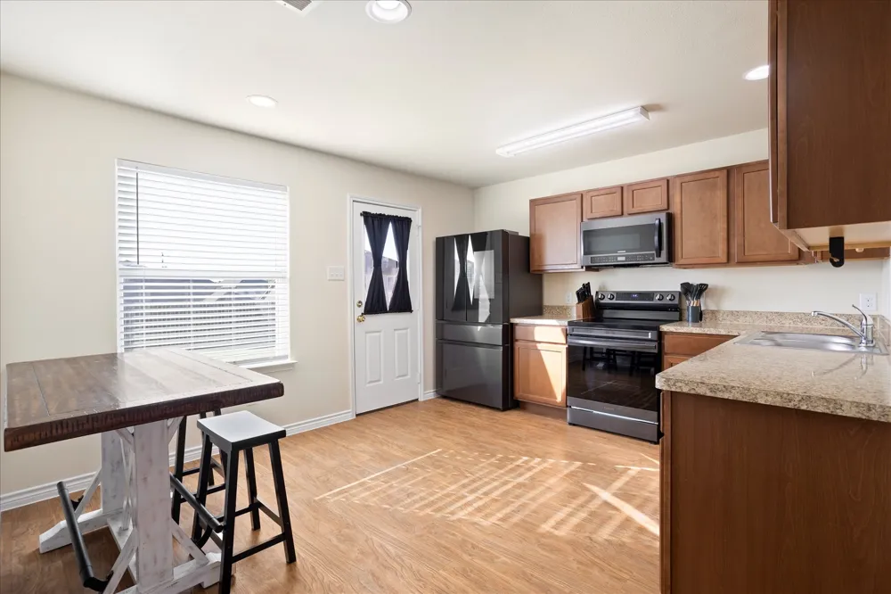 1604 Blue Jay Drive Ennis, TX 75119
