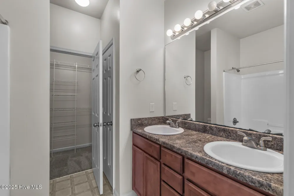 261 Caldwell Loop Jacksonville, NC 28546