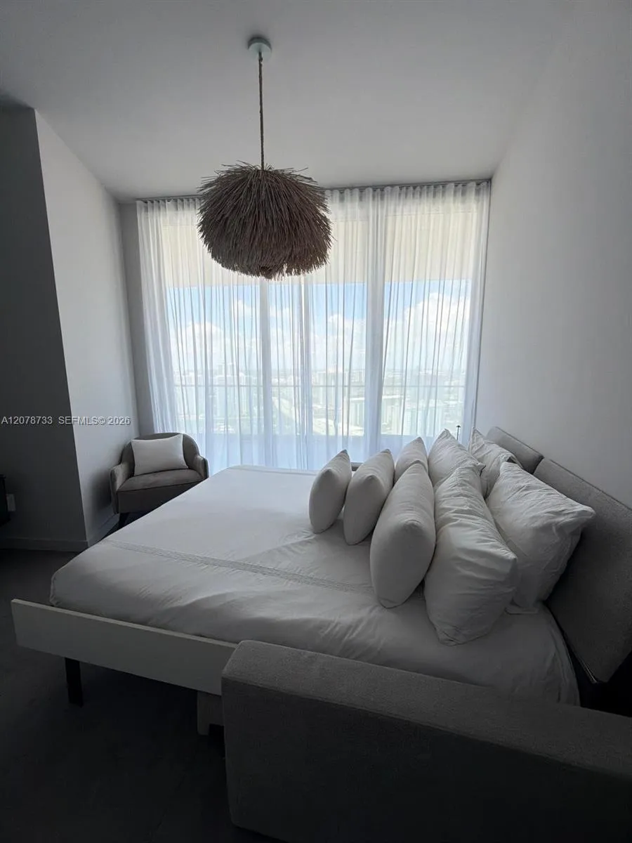 18975 Collins Ave #2905 Sunny Isles Beach, FL 33160