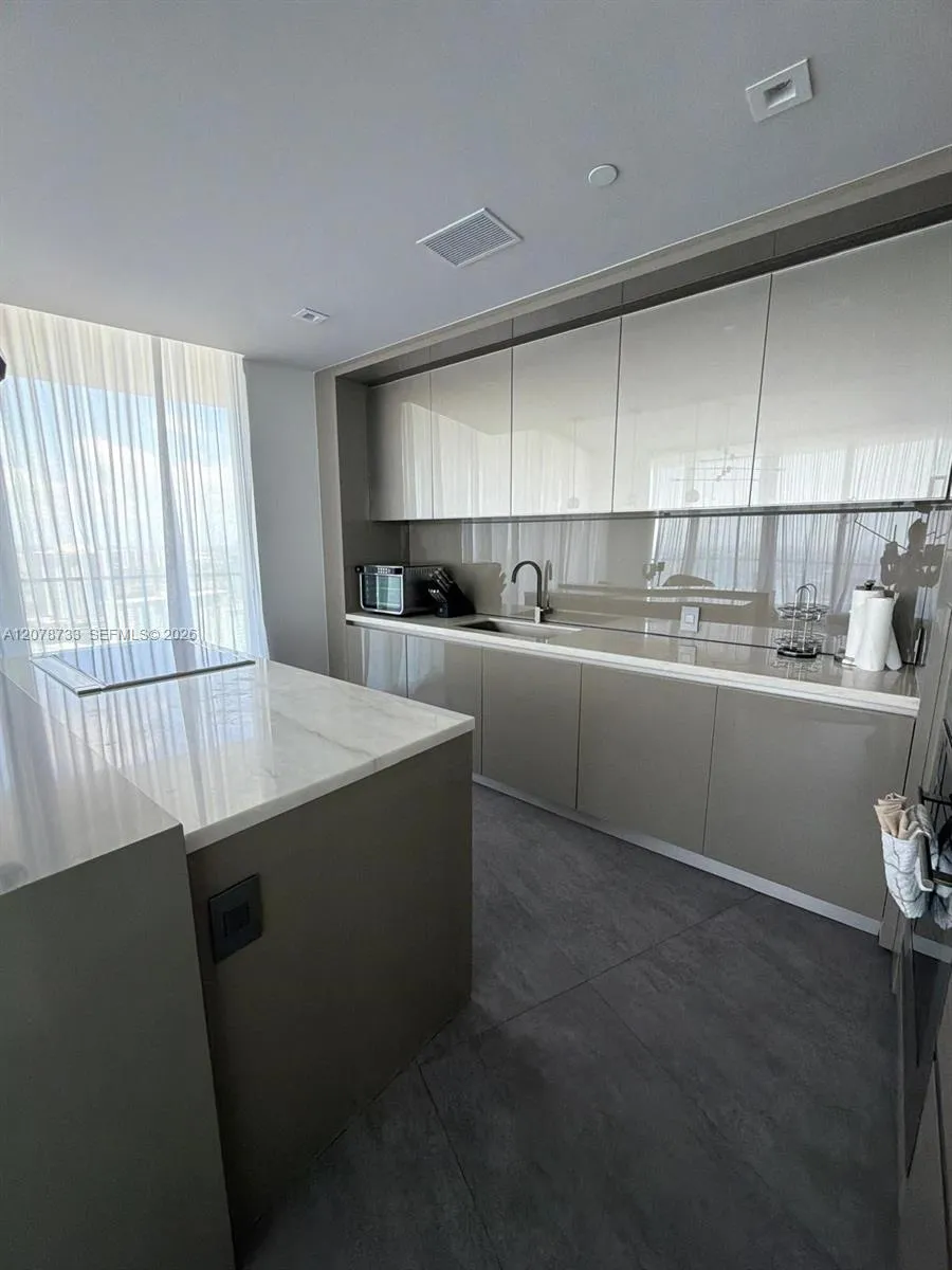 18975 Collins Ave #2905 Sunny Isles Beach, FL 33160