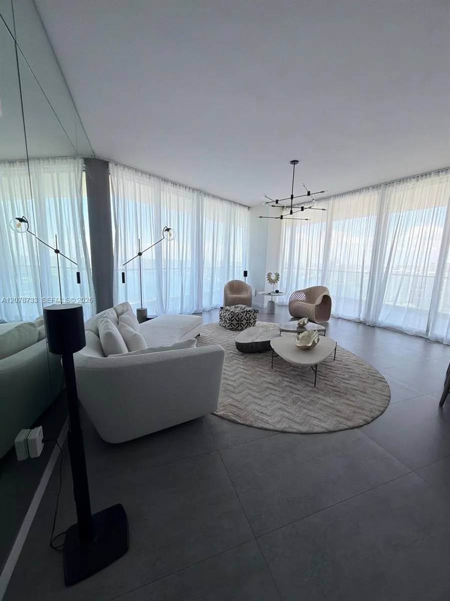 18975 Collins Ave #2905 Sunny Isles Beach, FL 33160