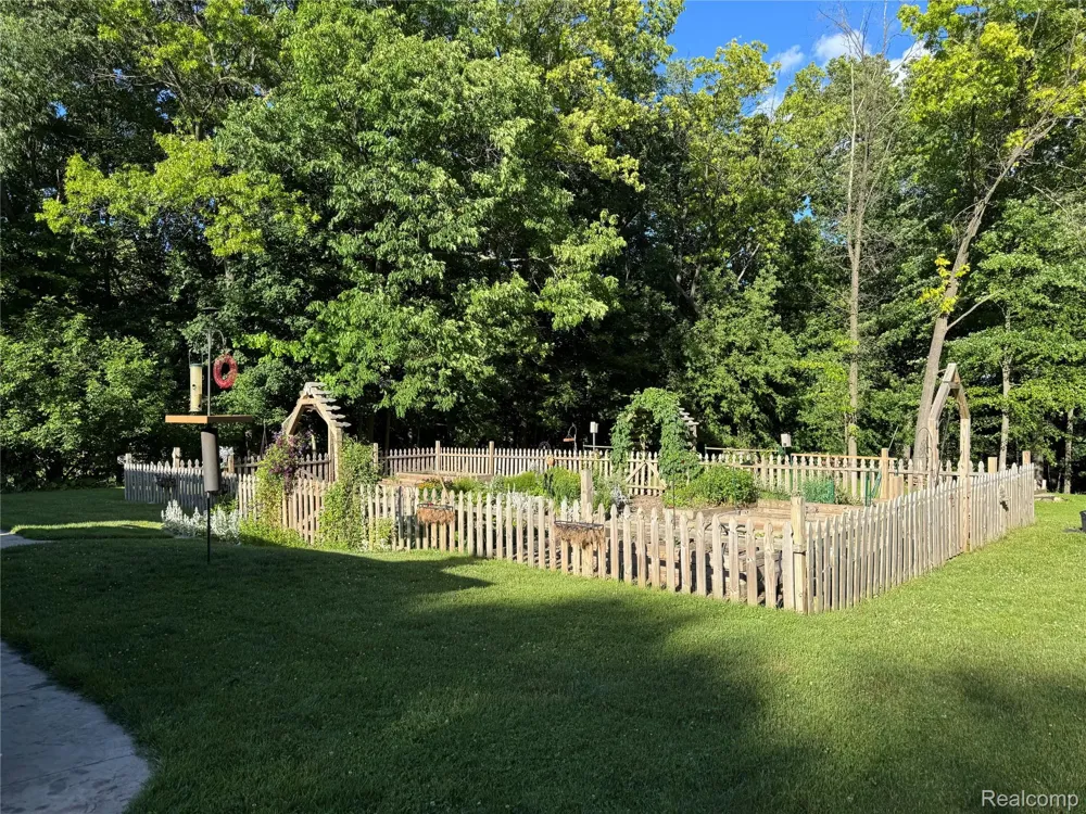 3947 Cheyenne Court Addison Township, MI 48370