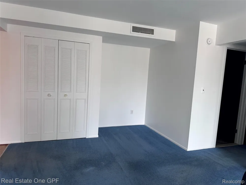 311 Riviera Drive St Clair Shores City, MI 48080