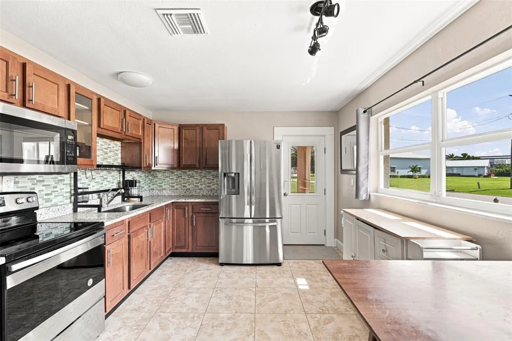 3173 PEACE RIVER DRIVE Punta Gorda, FL 33983