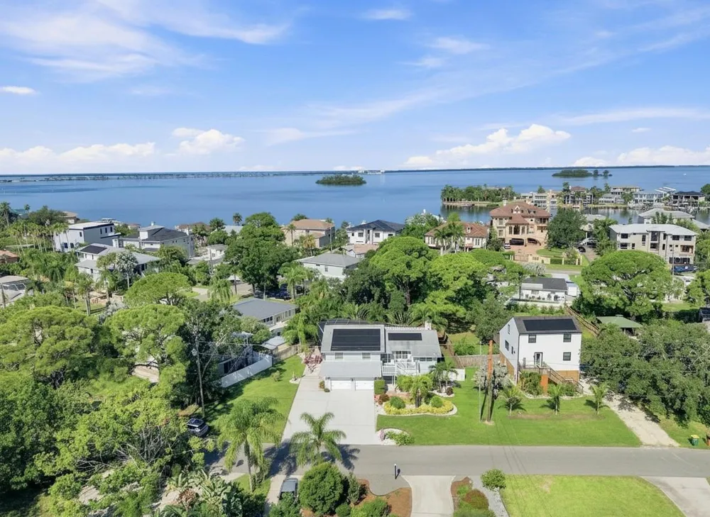 201 LAGOON DRIVE Palm Harbor, FL 34683