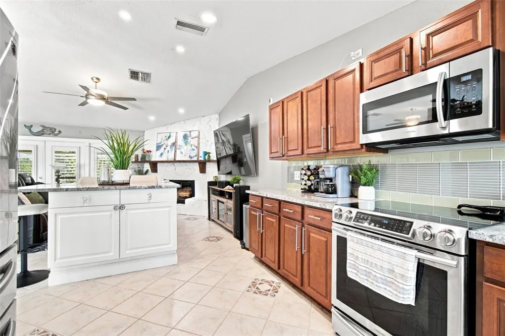 201 LAGOON DRIVE Palm Harbor, FL 34683