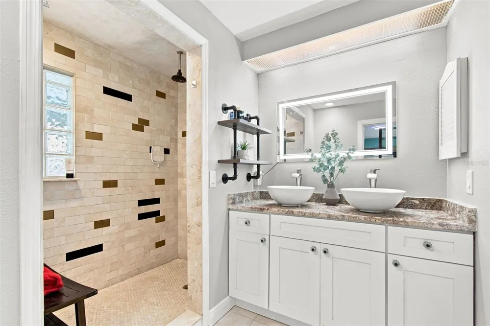 201 LAGOON DRIVE Palm Harbor, FL 34683