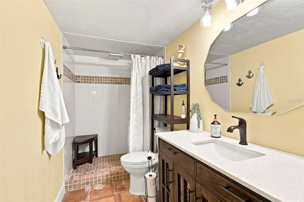 201 LAGOON DRIVE Palm Harbor, FL 34683