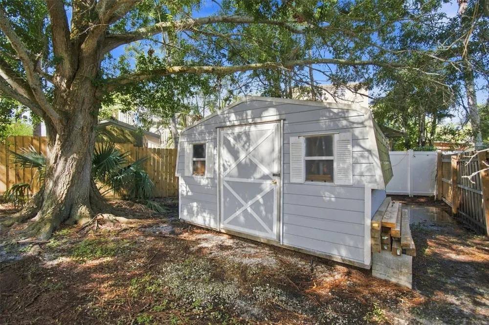 201 LAGOON DRIVE Palm Harbor, FL 34683