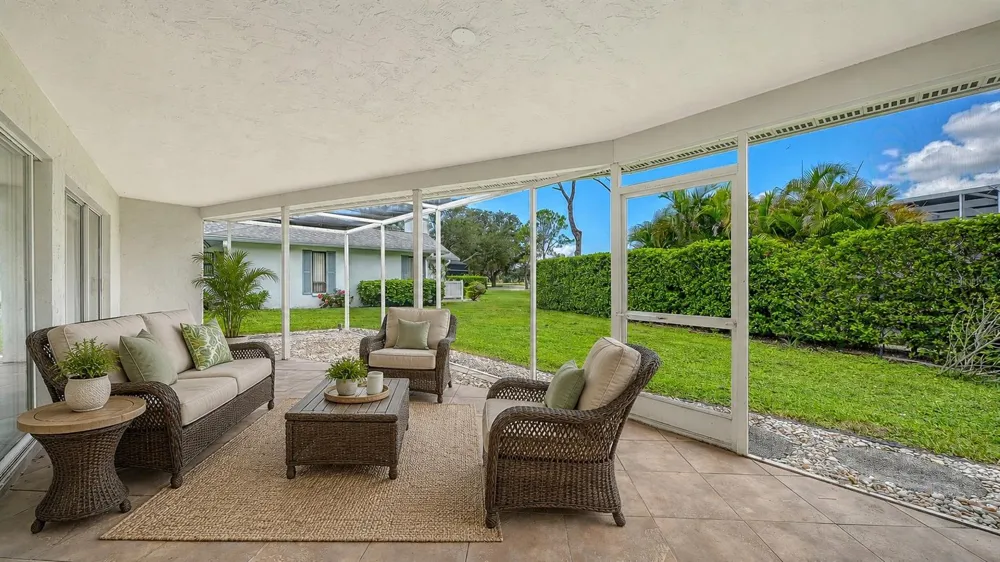 3522 FERNDELL Sarasota, FL 34235